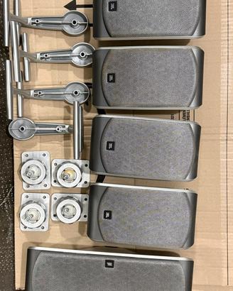 4 Speaker, 2 anteriori 2 posteriori piu 1 central