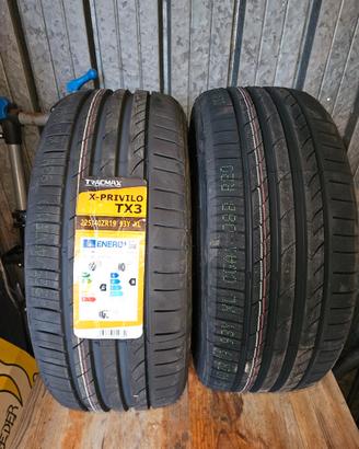 Coppia Pneumatici nuovi 225 40 r19 93y xl
