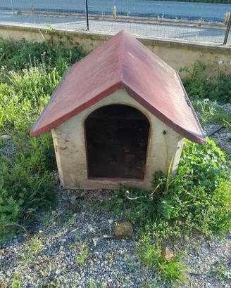 cuccia in  cemento 