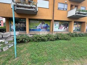 NEGOZIO A RIVALTA DI TORINO