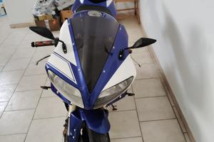 Yamaha r1