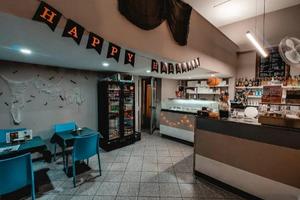 Attività di bar/gelateria ben avviata
