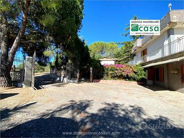 Rif.VL47-Villa Caltanissetta