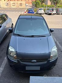 Ford fiesta 1,2 benzina