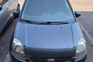 Ford fiesta 1,2 benzina