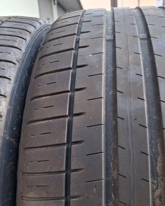 Pneumatici 235/45/18