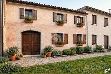 CASA SEMINDIPENDENTE A NOALE