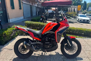 MOTO MORINI X-Cape 650 TUTTO INCLUSO ANCHE PASSA
