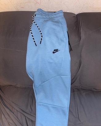 Nike Tech Fleece