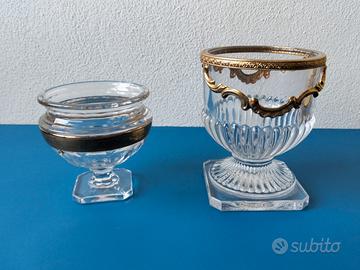 Coppia di vasi in vetro finiture dorate