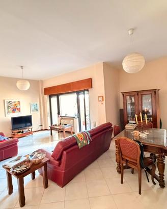 Prestigioso Appartamento Con P. Auto S. Caterina
