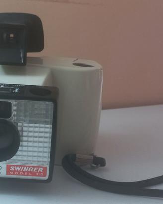 Polaroid Swinger model 20
