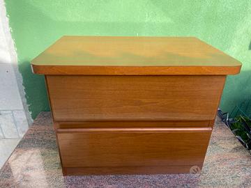 #Comodino in noce nazionale 62x42x48