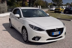 Mazda 3 2.2 Skyactiv-D Exceed - LIEVE URTO FRONT. 