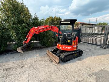 E197 ESCAVATORE 20 q KUBOTA GIROSAGOMA