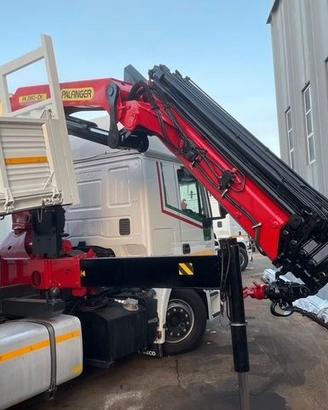 Stralis iveco con gru e ribaltabile