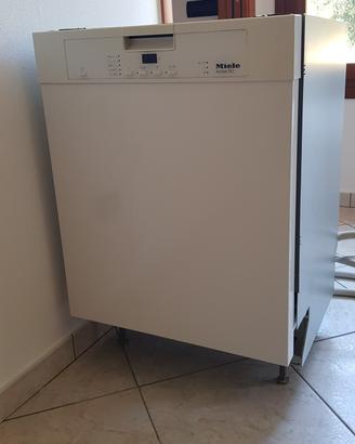 Lavastoviglie Miele sottopiano