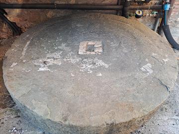 macina ruota in pietra