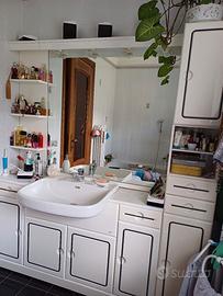 Mobile bagno con lavandino