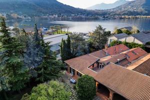 Villa in contesto esclusivo.