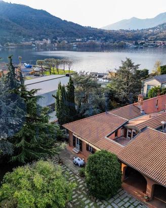 Villa in contesto esclusivo.