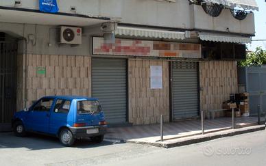 Locale commerciale con agibilita'