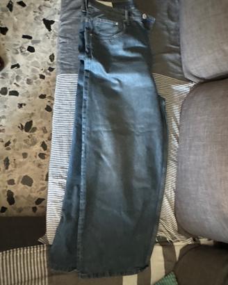 Pantaloni jeans