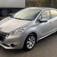 Peugeot 208 1.4 HDi 68 CV 5 porte Allure
