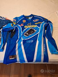 magliette cross ufo e pantalone 