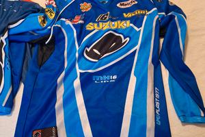 magliette cross ufo e pantalone 