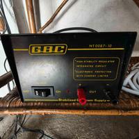 Alimentatore stabilizzato GBC da 13,5 Volt e 7 Amp