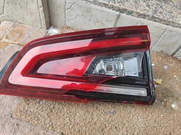 faro posteriore sinistro interno Nissan Qashqai 