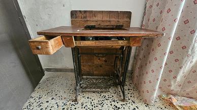 Machina da cucire vintage Diamant con tavola 