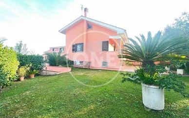Villa di 150 m² con 5 locali a Ardea