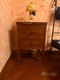 Comodino antiquariato
