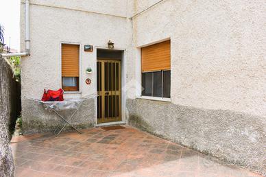 3 LOCALI A SAN LUCIDO