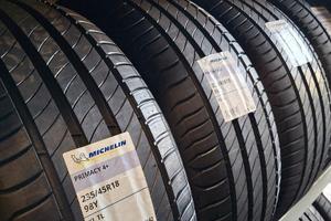 Pneumatici 235/45/18 235/45r18 235/45 r18