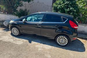 Fiesta  1.2  Ttanium  GPL