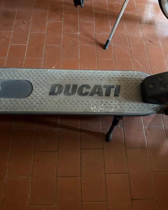 Mono pattino elettrico Ducati