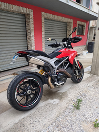 Hypermotard 821