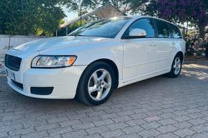 Volvo V50 D4 R-design