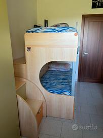 Letto a castello due poseri con scaletta e comodin