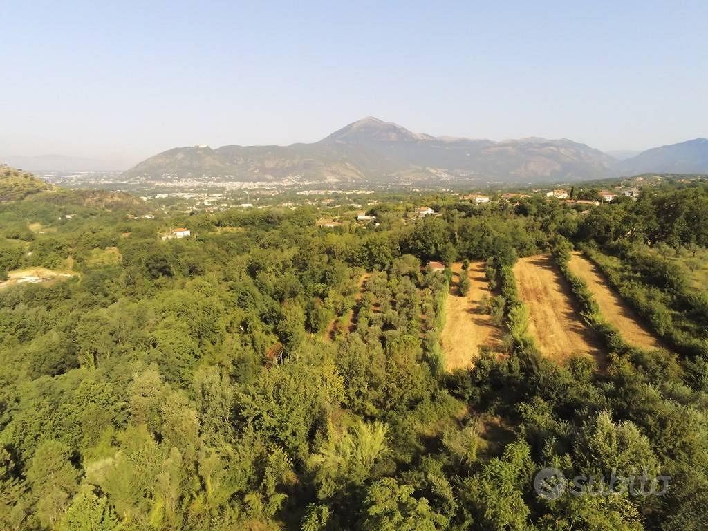 Rustico / Casale di 300 m² con 4 locali a Cervaro - Altro