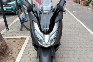 Honda forza 300