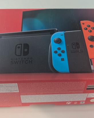 Nintendo Switch 2019 con 4 Joy-Con e accessori