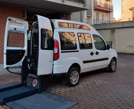 Fiat Doblò trasporto disabili pedana