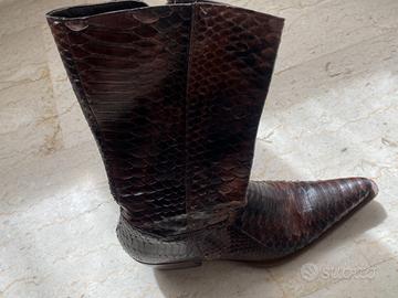 STIVALI IN RETTILE (marca UGO ROSSETTI)