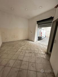 Locale commerciale 20mq - MARIGLIANO CENTRO