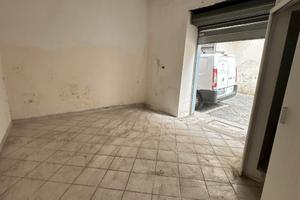 Locale commerciale 20mq - MARIGLIANO CENTRO
