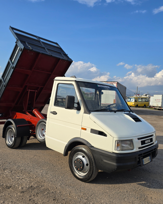 Iveco daily 35 10 turbo cilindrata 2.8 ribaltabile